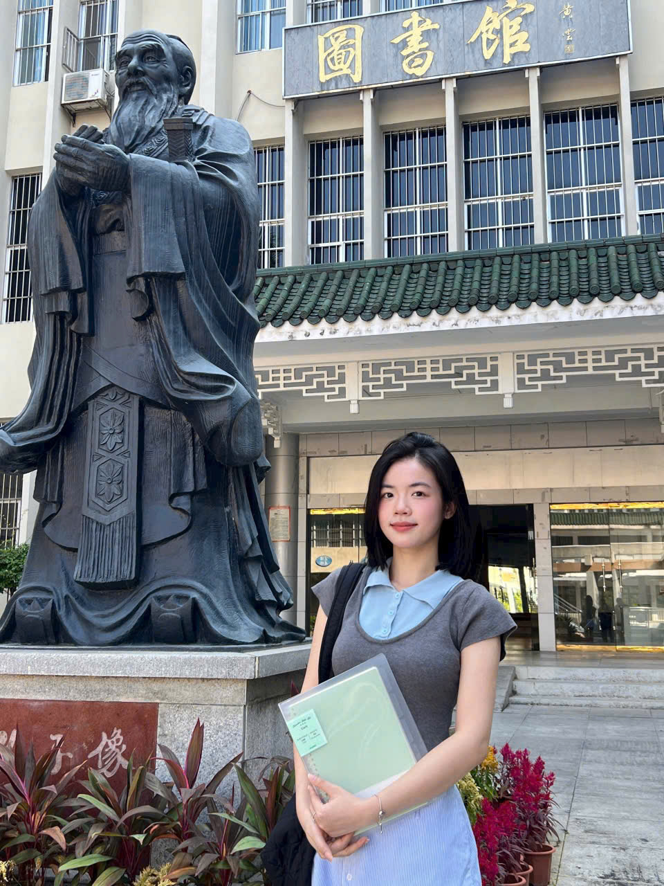 Nông Thị Hồng Nhung