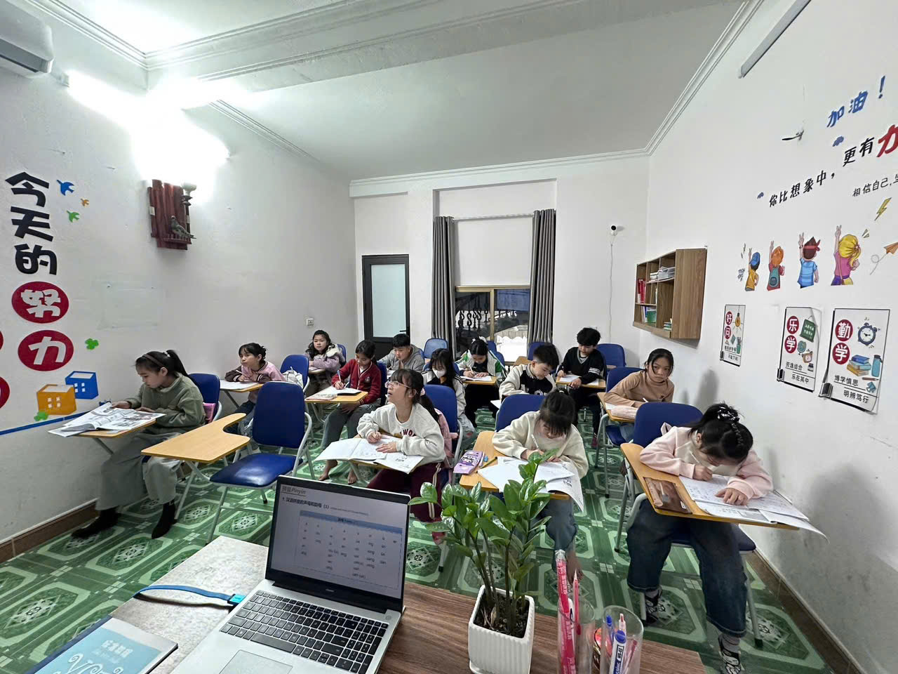 LỚP GIAO TIẾP CƠ BẢN- TRUNG CẤP- CA0 CẤP (GIÁO TRÌNH HÁN NGỮ MSUTONG)